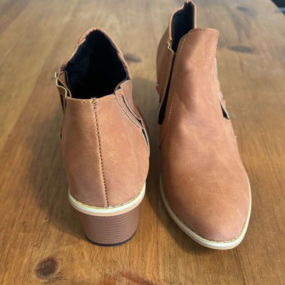 Booties! 🥰 - Picture 4 of 10